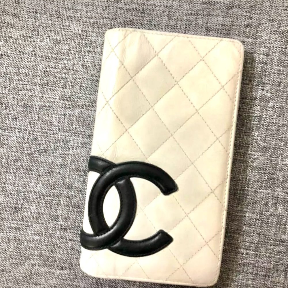 Authentic Beautiful Chanel Cambon line logo Wallet